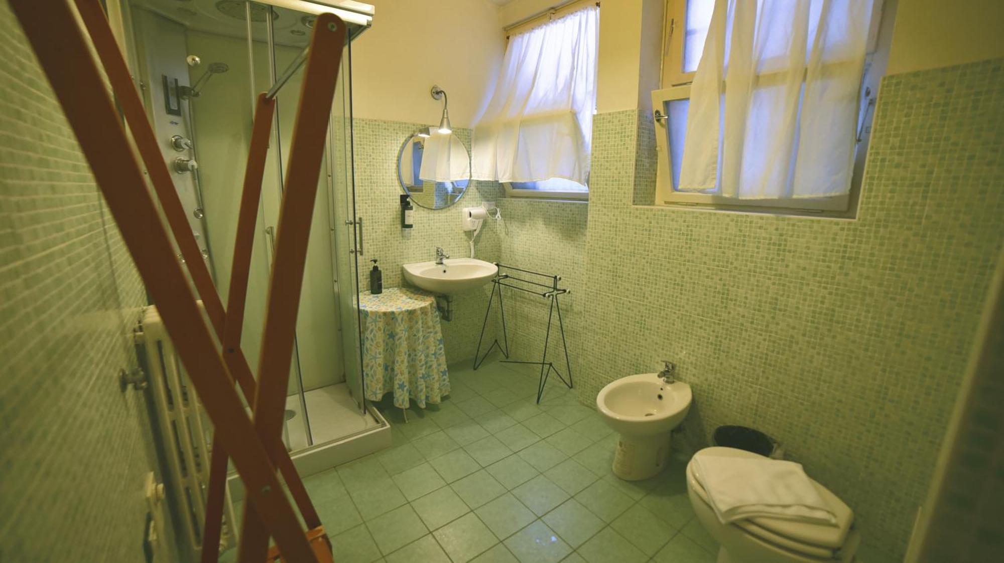 Barcolana Lodge - Hostel Триест Экстерьер фото