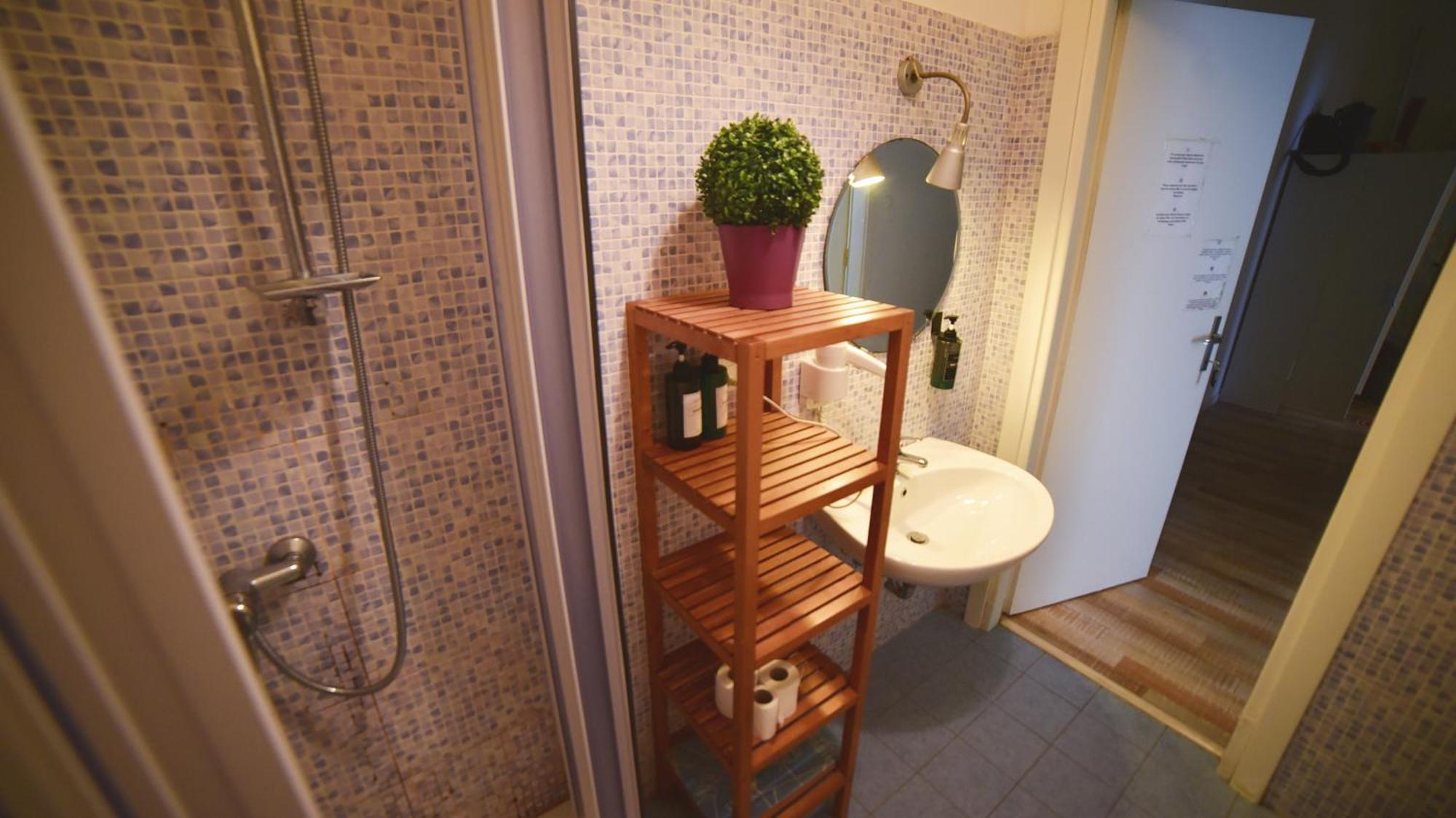 Barcolana Lodge - Hostel Триест Экстерьер фото